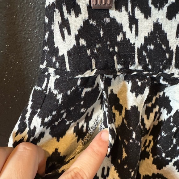 Women’s Loft Black and White Patterned Women's Skirt - Picture 4 of 5